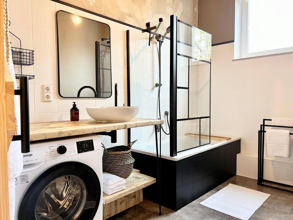 Makers And Rooms Apartment 01 Pauline 110Qm Parkplatz 1-4 Personen Детмолд Екстериор снимка